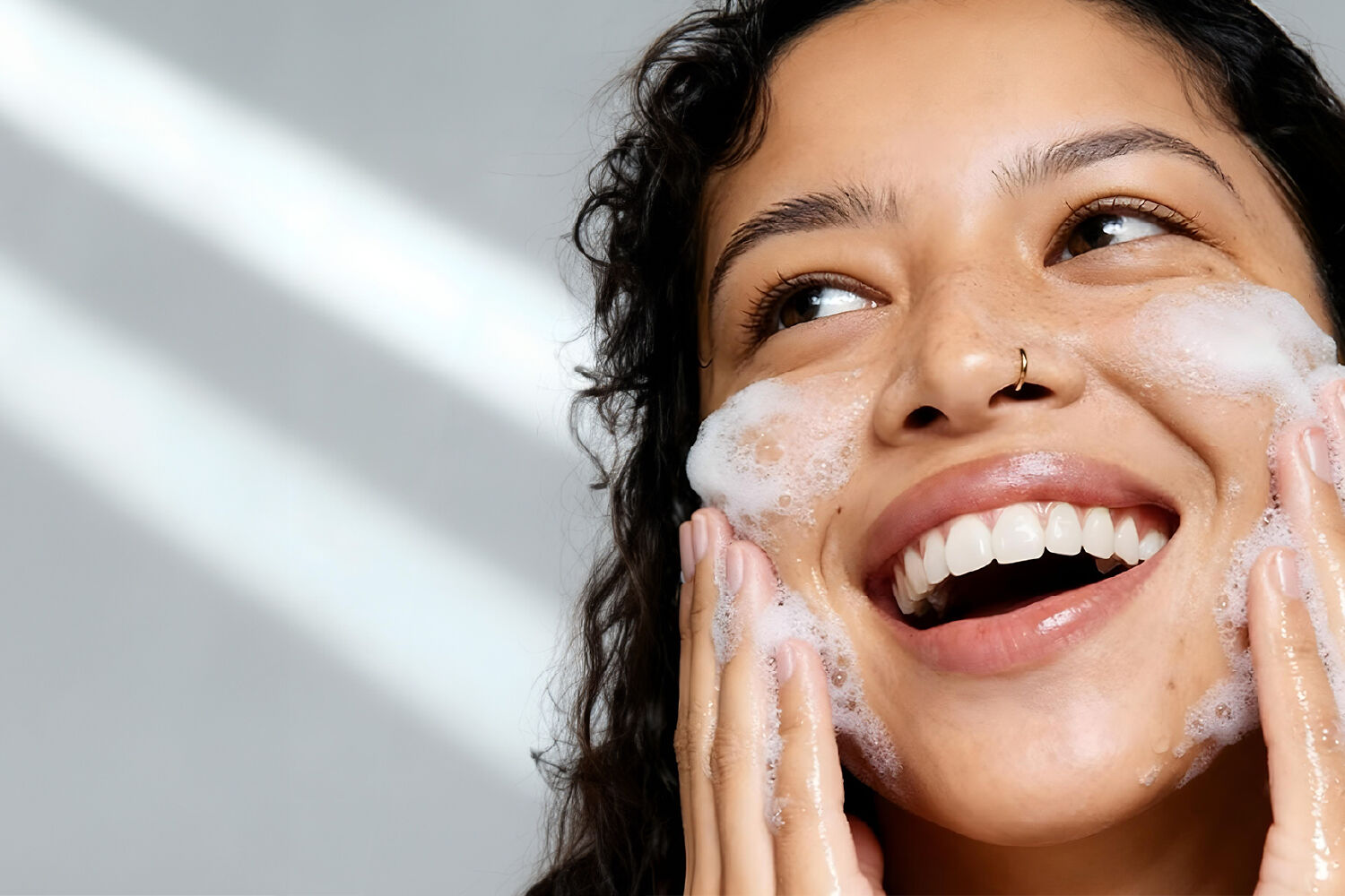 Eliminaci&oacute;n de suciedad y maquillaje