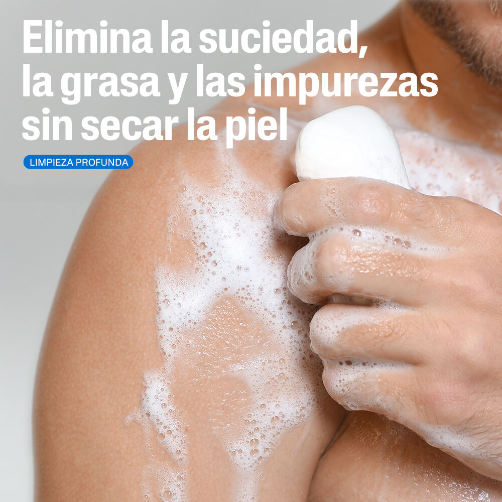 Manos con espuma barra Cetaphil limpia suavemente rostro y cuerpo sin resecar