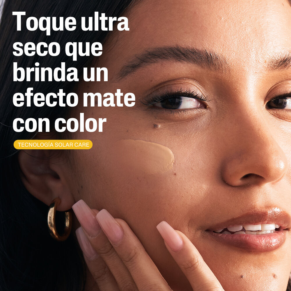 Cetaphil Sun Oil Control con Color FPS 50+ efecto ultra mate y toque seco