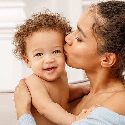 Should_you_moisturise_baby_skin-